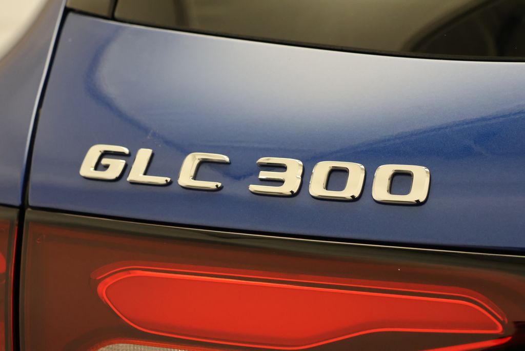Thumbnail: 2026 Mercedes-Benz GLC - 9
