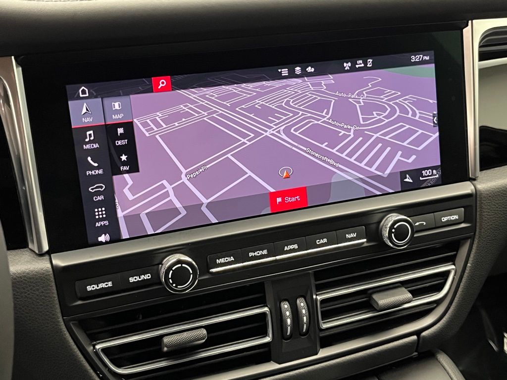 Thumbnail: 2021 Porsche Macan - 23