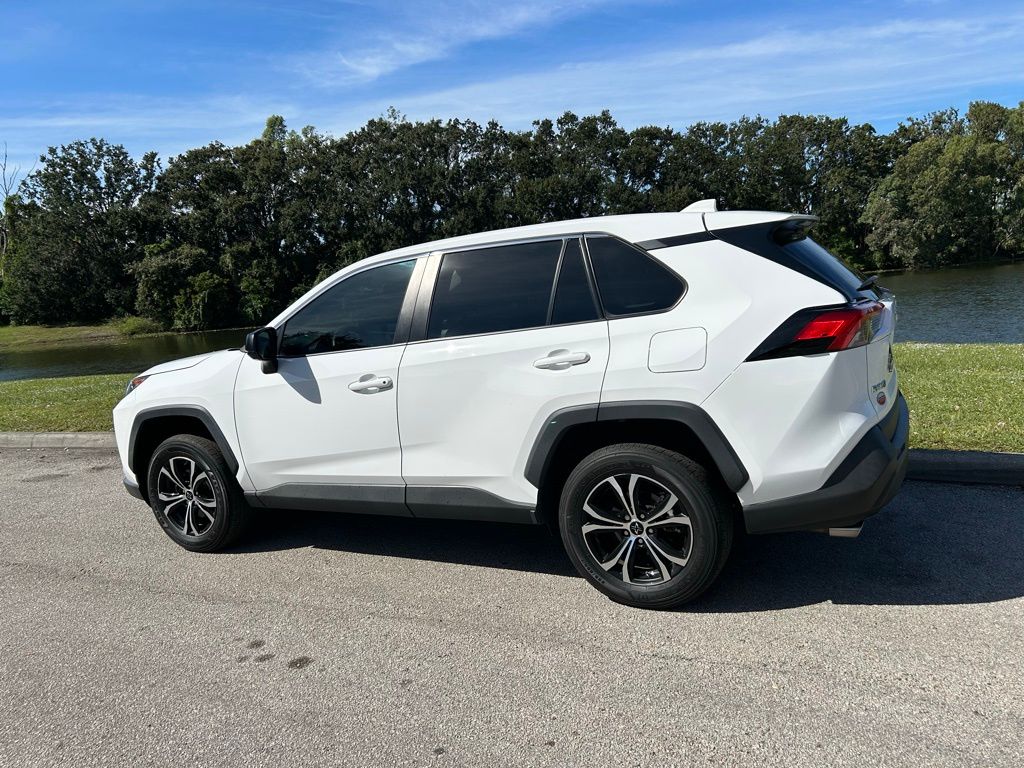 Thumbnail: 2022 Toyota RAV4 - 3
