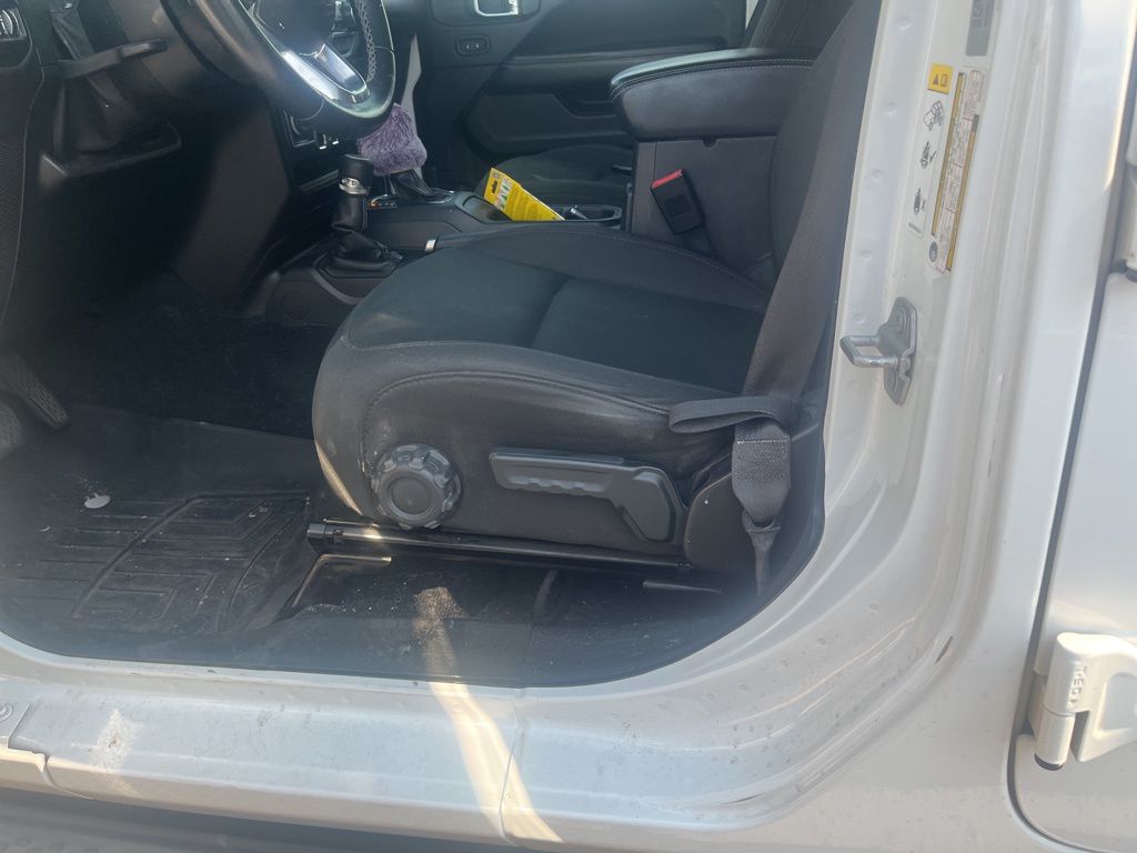 Thumbnail: 2019 Jeep Wrangler - 7