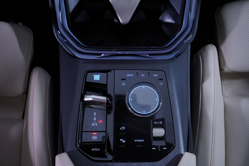 Thumbnail: 2025 BMW X3 - 13