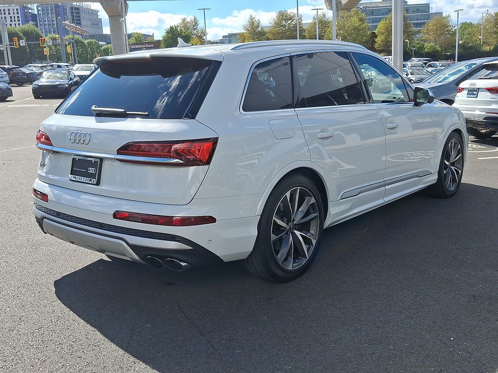 Thumbnail: 2023 Audi SQ7 - 4