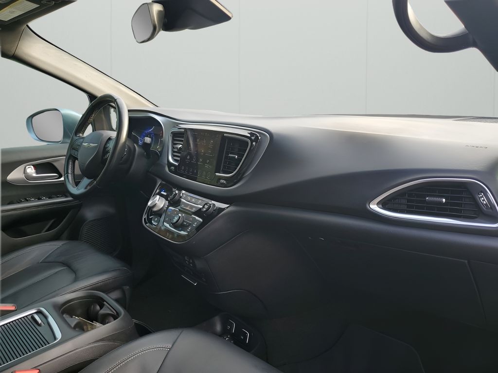 Used Car 2019 Chrysler Pacifica  Touring L Plus For Sale Under $20,000 In Austin, Texas