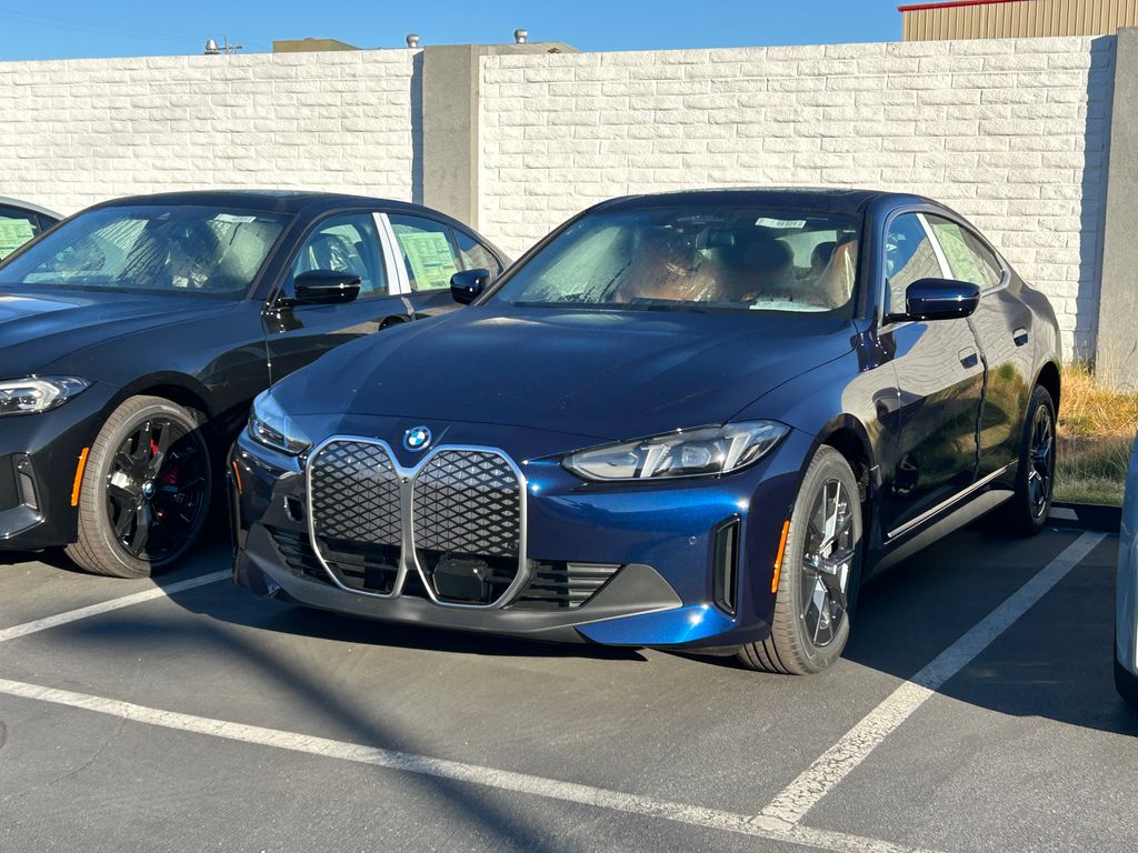 Thumbnail: 2025 BMW i4 - 2