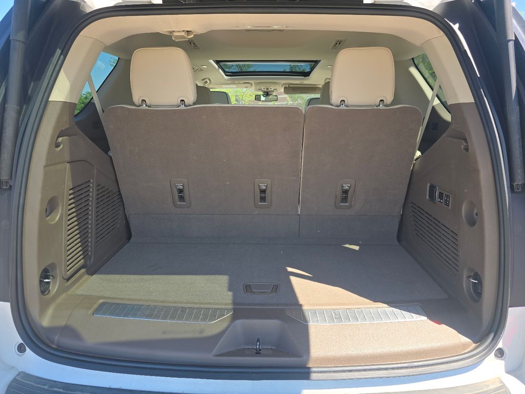 Used 2022 White GMC Denali image 18