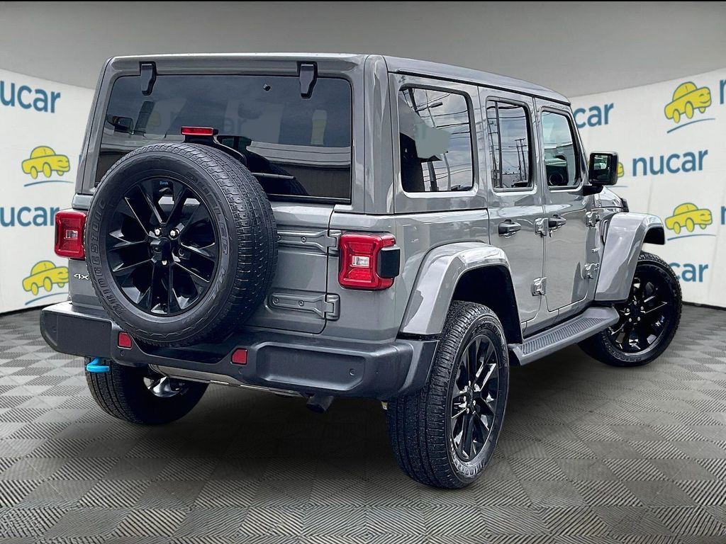 2023 Jeep Wrangler — photo 6