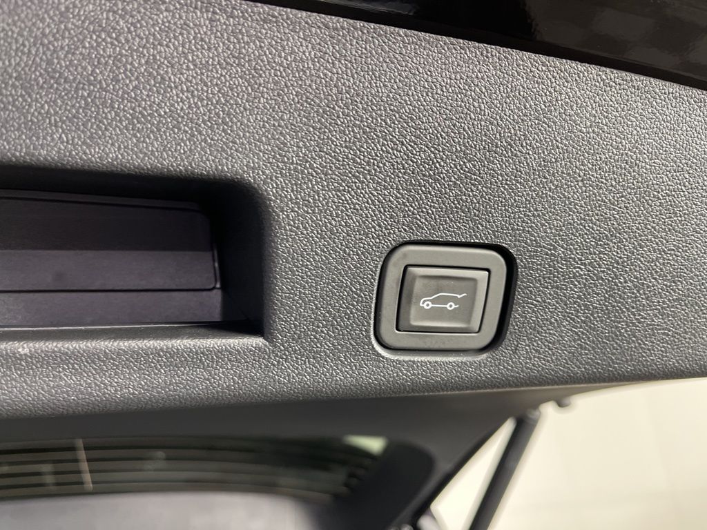 Thumbnail: 2026 Chevrolet Traverse - 26