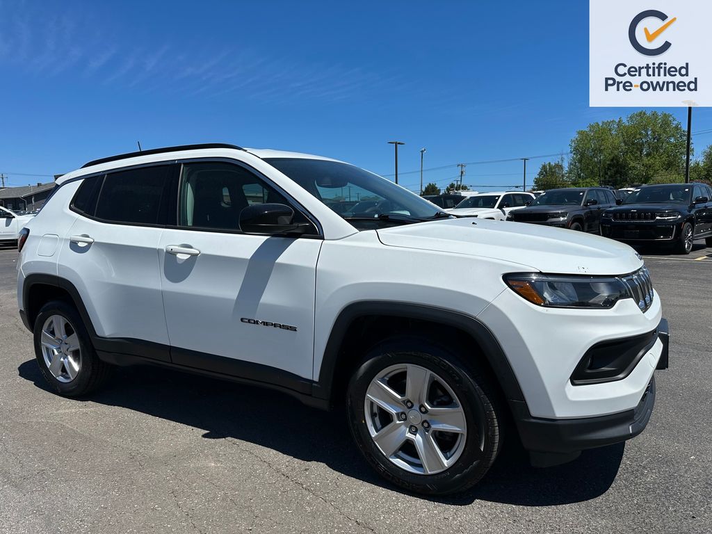 Bright White Clearcoat 2022 Jeep Compass SUV / Crossover Four-Wheel Drive 9-Speed Automatic