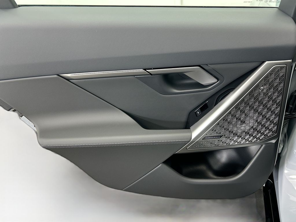 Thumbnail: 2026 BMW i5 - 25