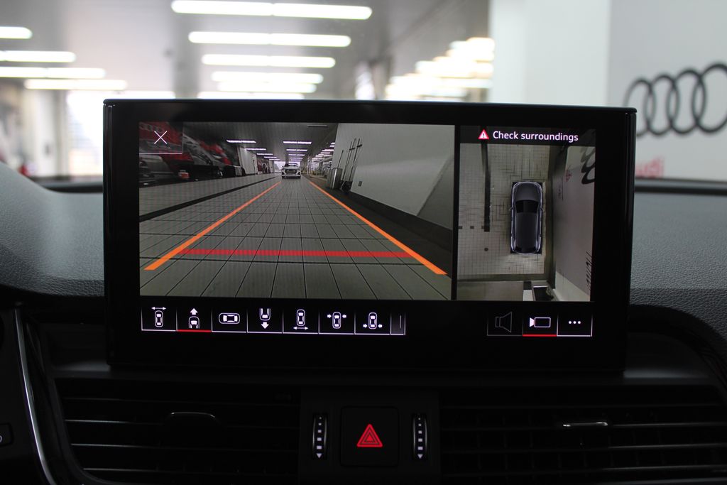 Thumbnail: 2022 Audi Q5 - 20