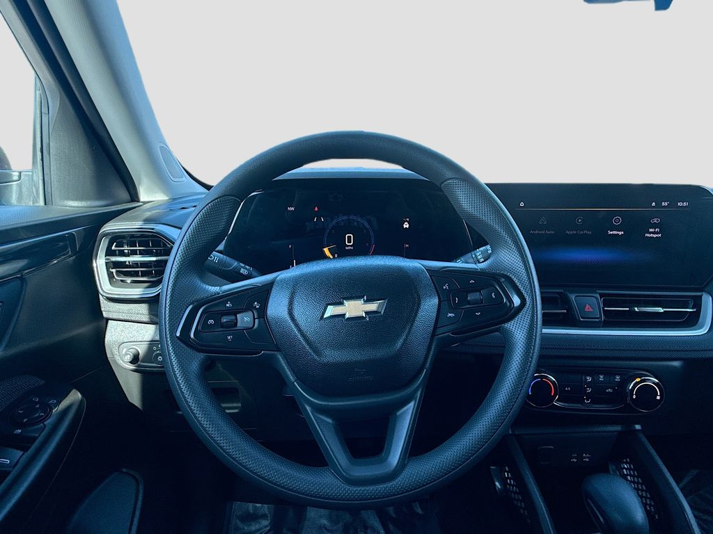 2025 Chevrolet TrailBlazer LS - 10