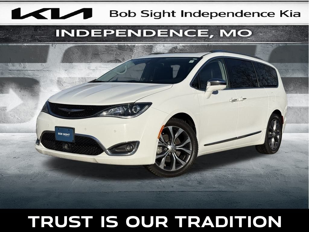 2018 Chrysler Pacifica Limited FWD