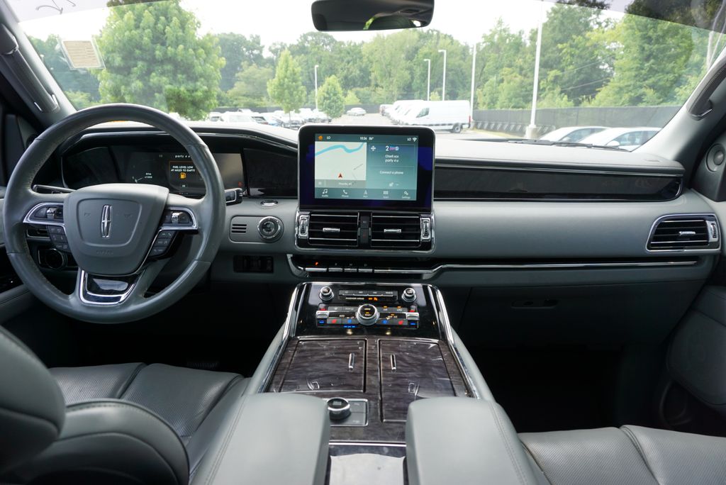 Thumbnail: 2019 Lincoln Navigator - 16