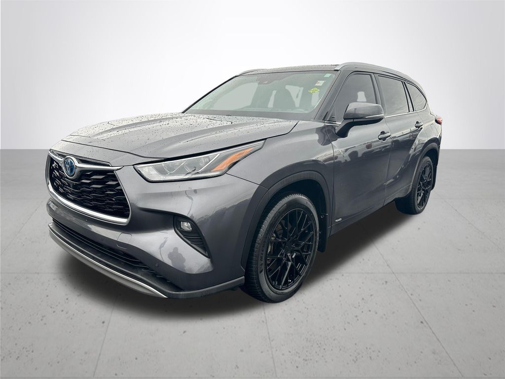 2022 Toyota Highlander Hybrid Platinum