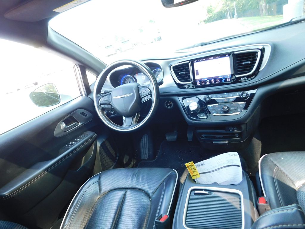 Thumbnail: 2019 Chrysler Pacifica - 8