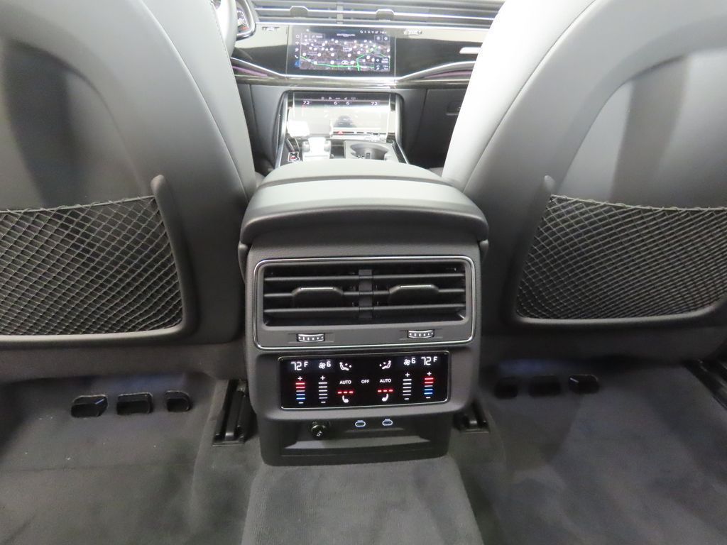 Thumbnail: 2026 Audi Q7 - 24