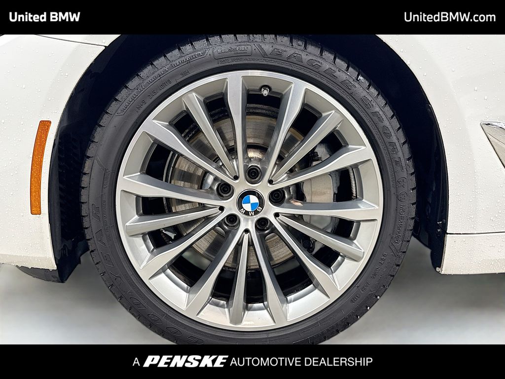 Thumbnail: 2023 BMW 5 Series - 2