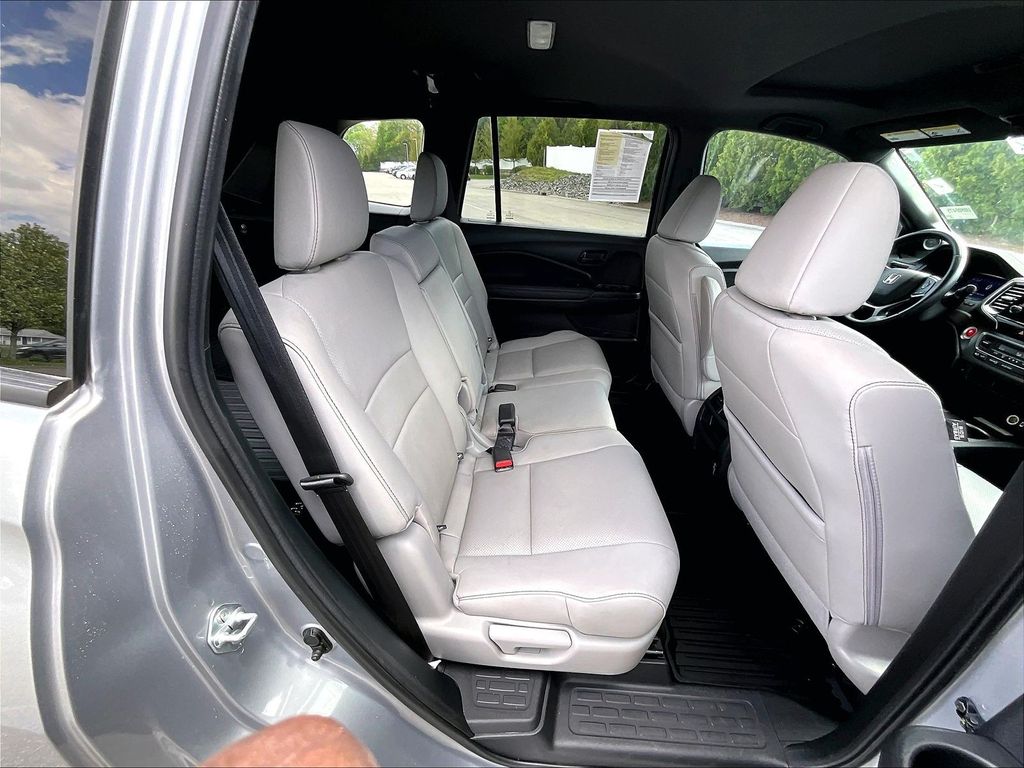 2023 Honda Passport — photo 16
