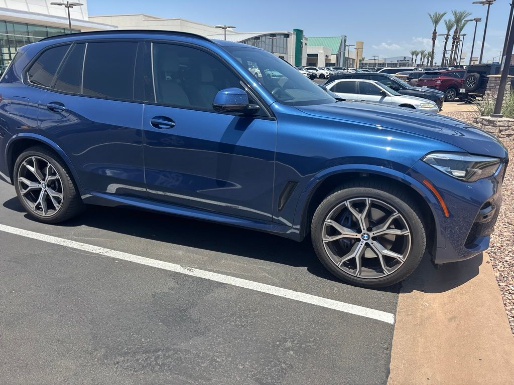 Used 2022 Blue BMW xDrive40i image 3