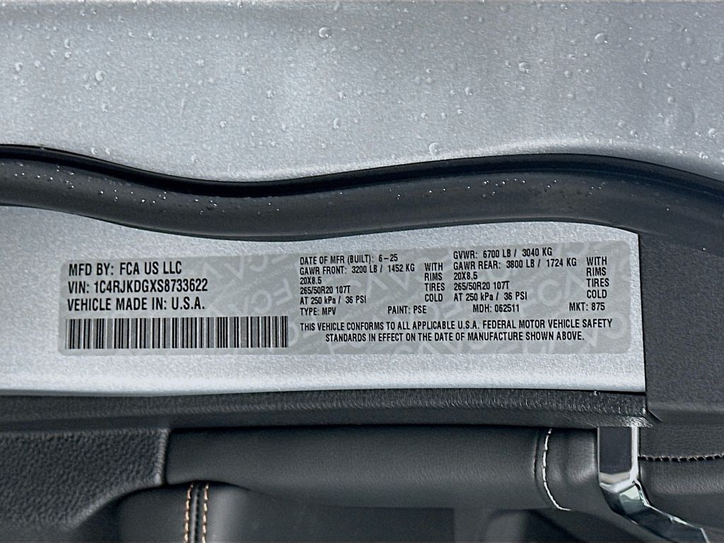 New 2025 Silver Jeep Overland image 19