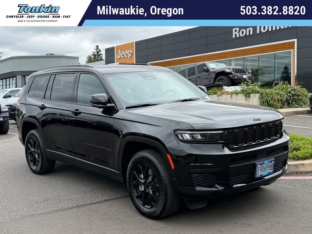 Diamond Black Crystal Pearlcoat 2025 Jeep Grand Cherokee L SUV / Crossover Four-Wheel Drive 8-Speed Automatic