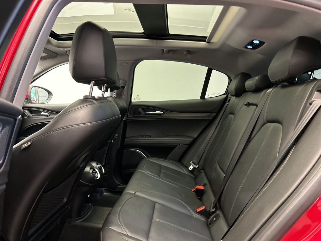 Thumbnail: 2019 Alfa Romeo Stelvio - 26