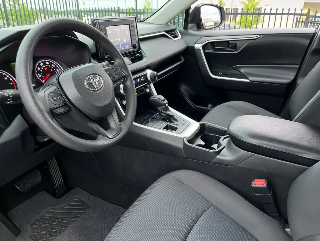 Thumbnail: 2020 Toyota RAV4 - 18