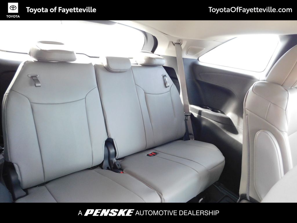 Thumbnail: 2025 Toyota Sienna - 6