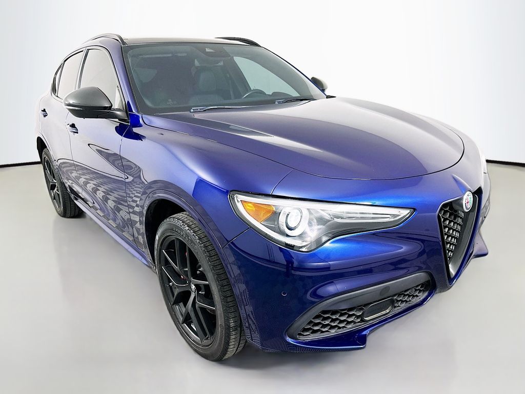 Thumbnail: 2020 Alfa Romeo Stelvio - 3