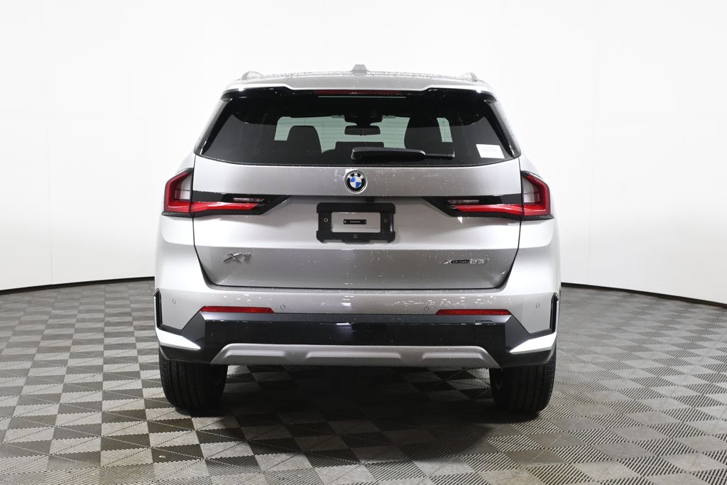 Thumbnail: 2027 BMW X1 - 6