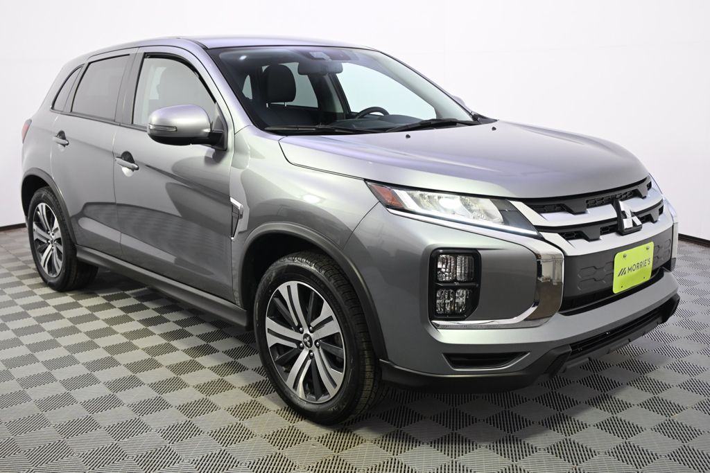 Used 2025  Mitsubishi 2.0 SE image 8