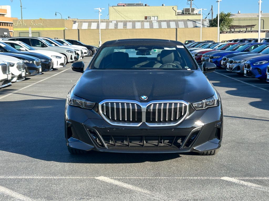 Thumbnail: 2026 BMW 5 Series - 8