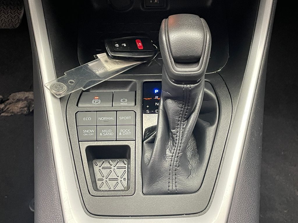 2023 Toyota RAV4 XLE 29
