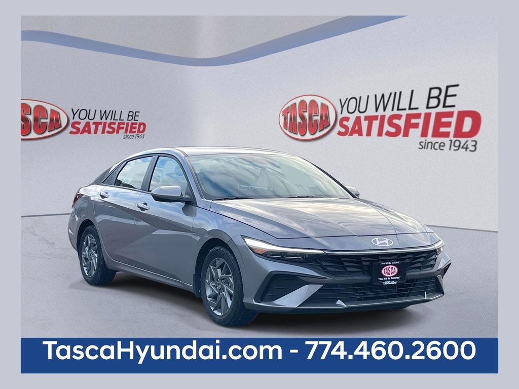 Fluid Metal 2024 Hyundai Elantra SEL FWD Sedan Front-Wheel Drive Continuously Variable Transmission