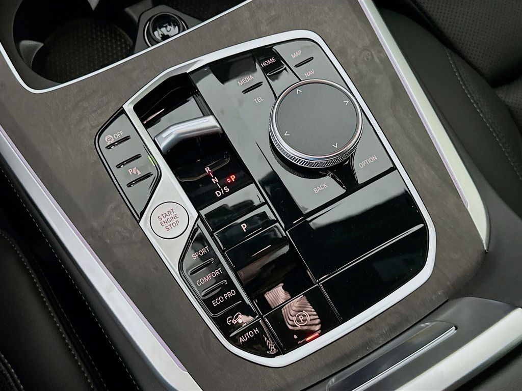 Thumbnail: 2026 BMW X5 - 15