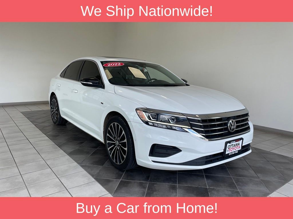 Pure White 2022 Volkswagen Passat Sedan Front-Wheel Drive 6-Speed Automatic