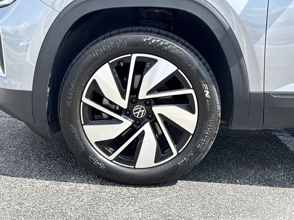 2024 Volkswagen Atlas 2.0T SE w/Technology Silver at DeMontrond Auto Country