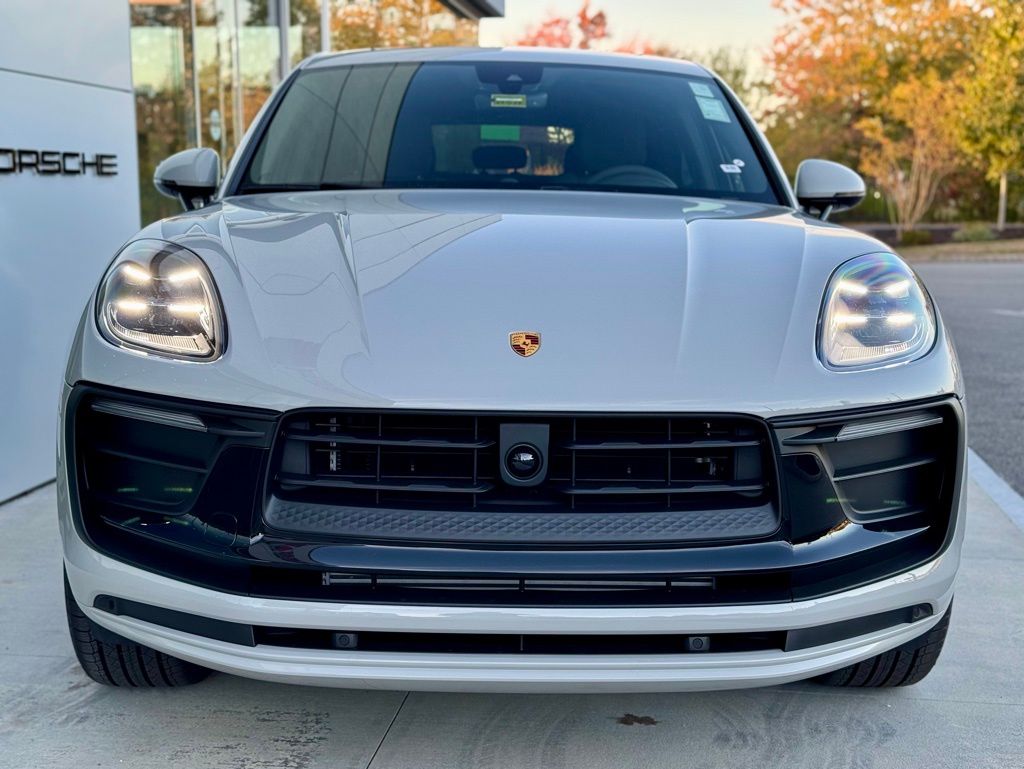 Used 2026  Porsche  image 10