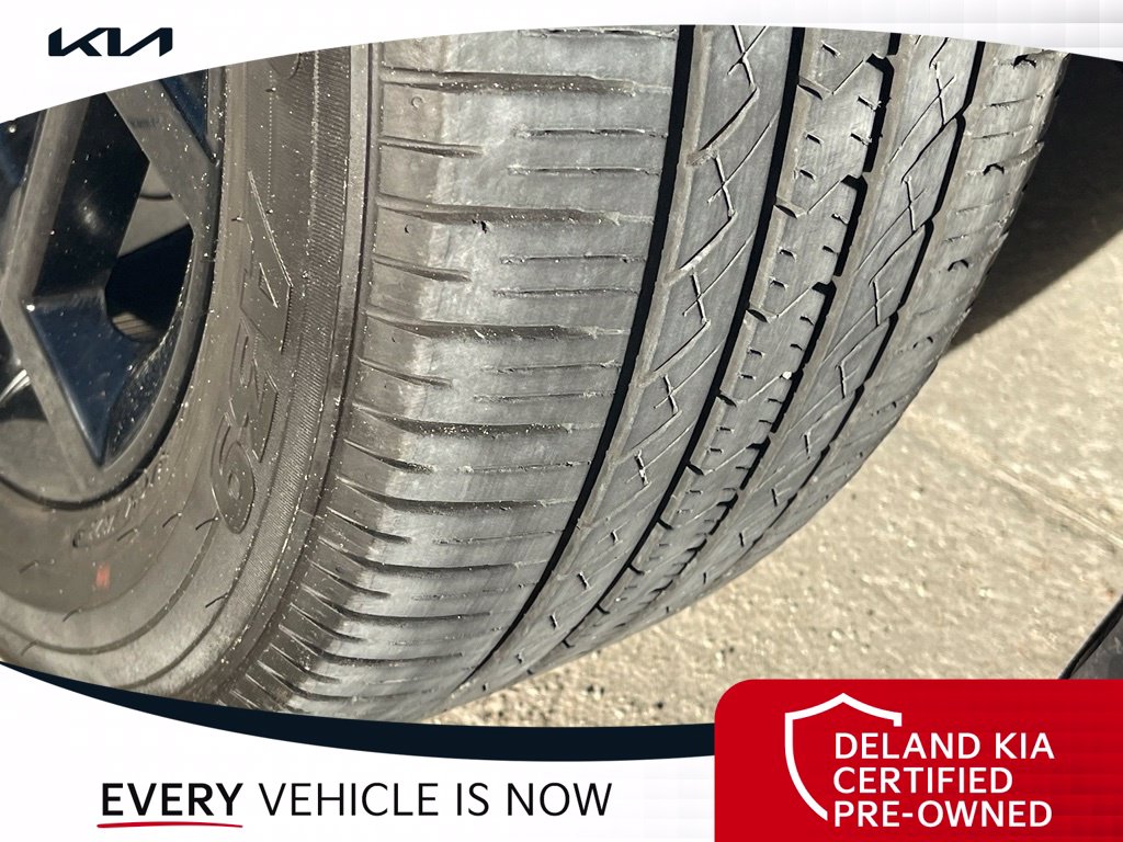 Used 2025 Kia Carnival Van