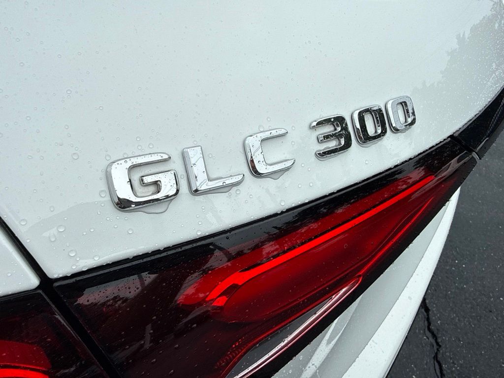 Thumbnail: 2025 Mercedes-Benz GLC - 9