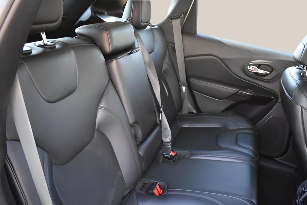 Used Car 2020 Jeep Cherokee  Altitude For Sale Under $20,000 In Austin, Texas