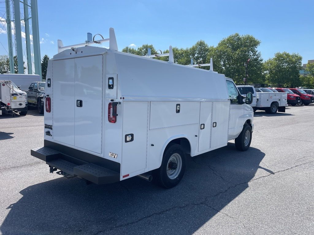 2026 Ford E-350 Cutaway 
