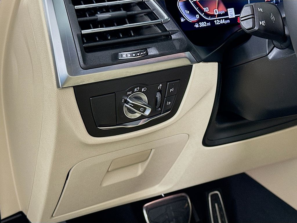 Thumbnail: 2022 BMW X3 - 10