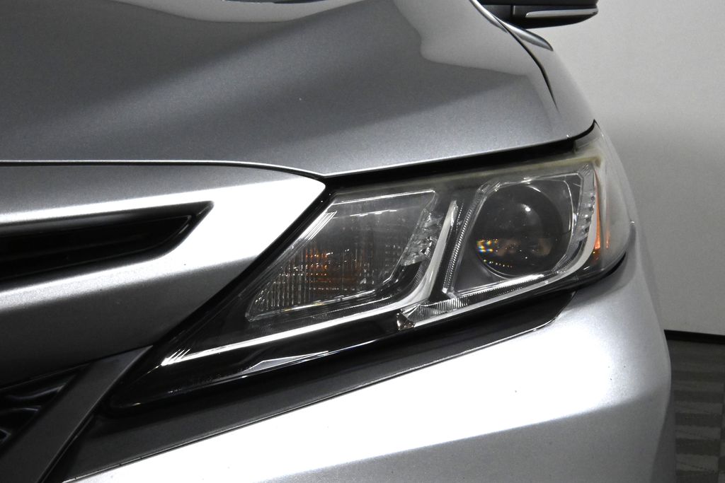 Thumbnail: 2019 Toyota Camry - 12
