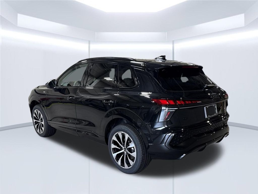 Thumbnail: 2026 Audi Q3 - 3