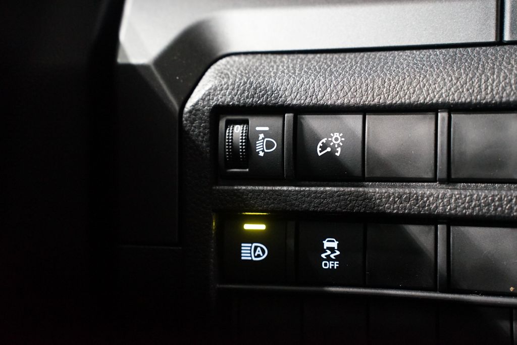 Thumbnail: 2025 Toyota Tacoma - 25