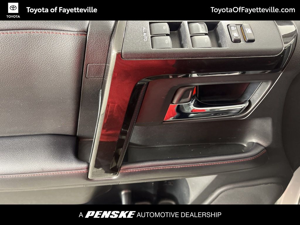 Thumbnail: 2021 Toyota 4Runner - 24