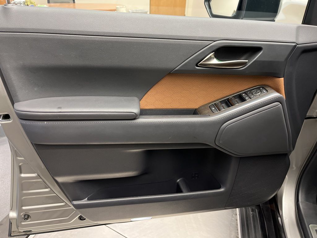 Thumbnail: 2025 Lexus GX - 11