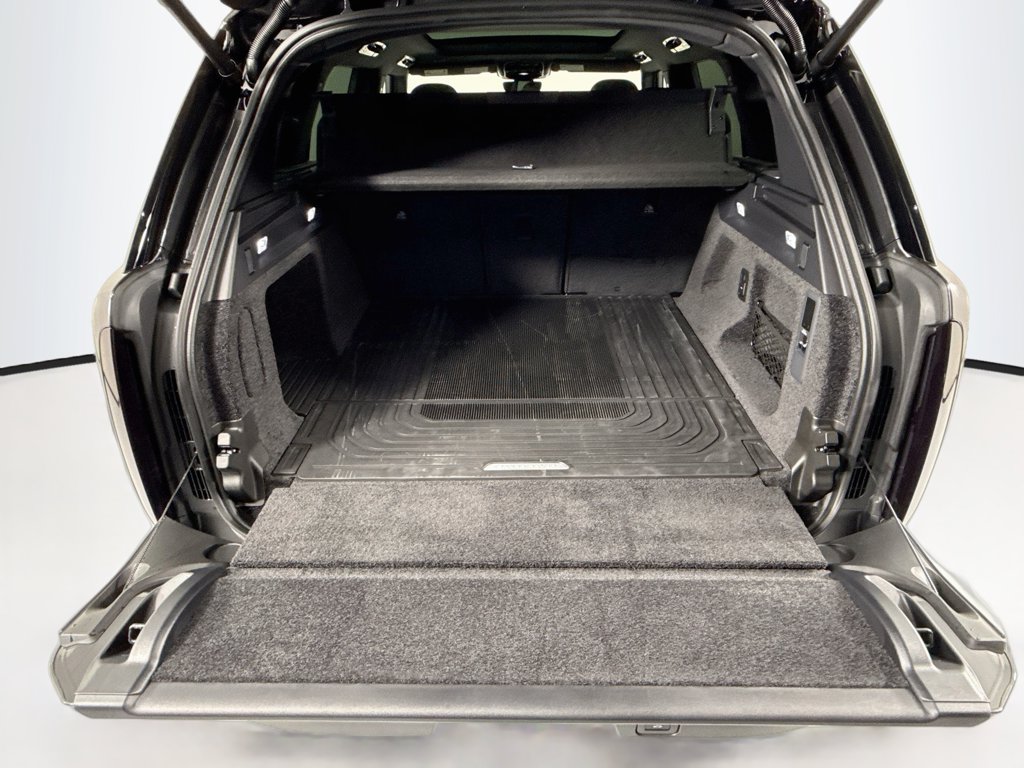 Thumbnail: 2027 Land Rover Range Rover - 29