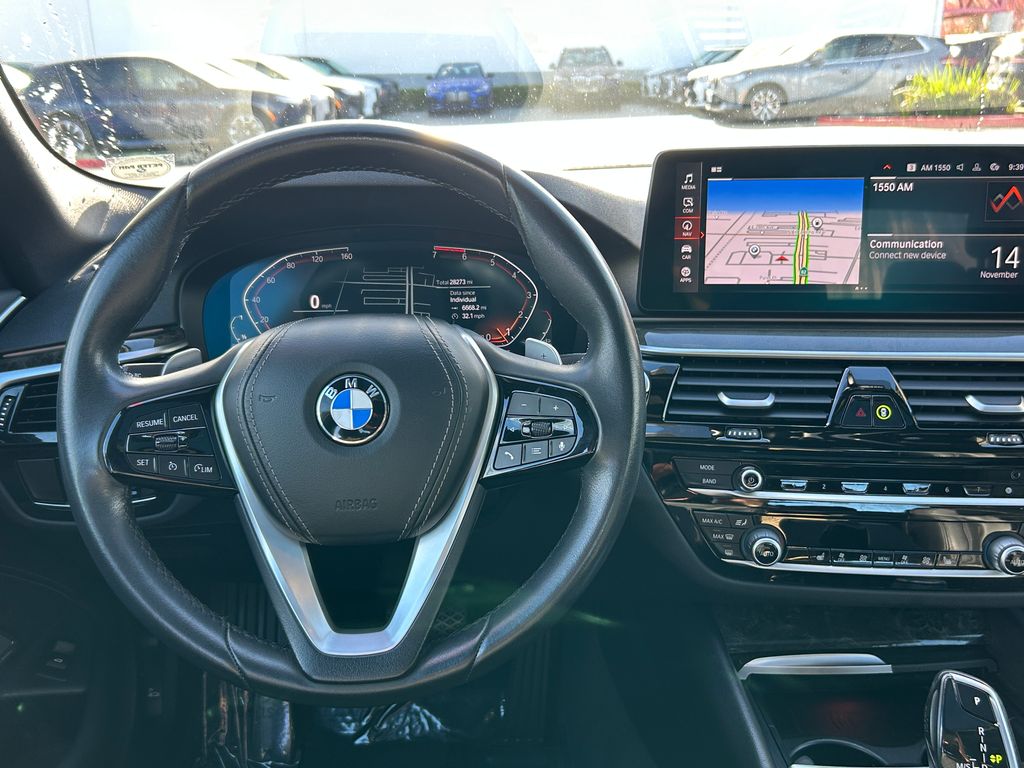 Thumbnail: 2022 BMW 5 Series - 17